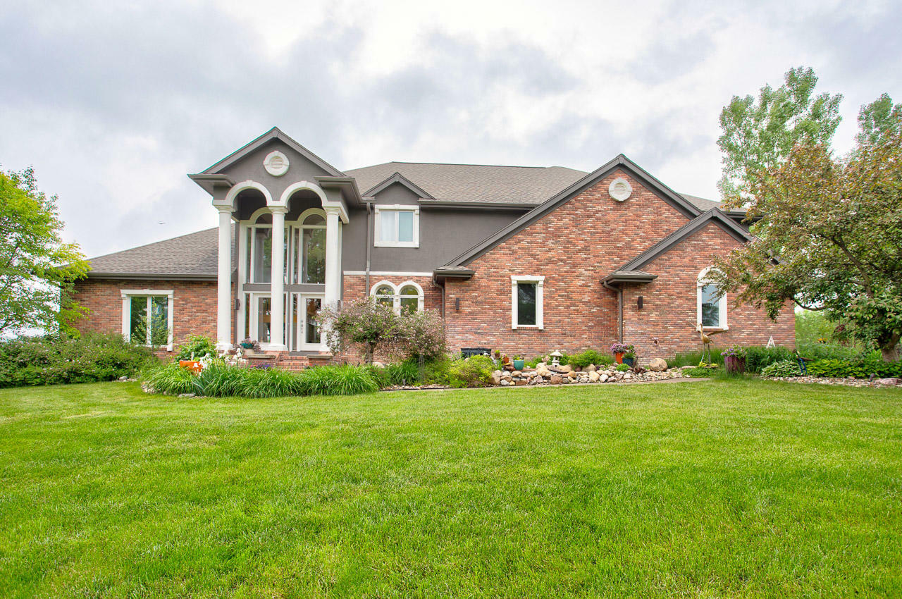 Property Photo:  19348 Honeysuckle Road  IA 51503 