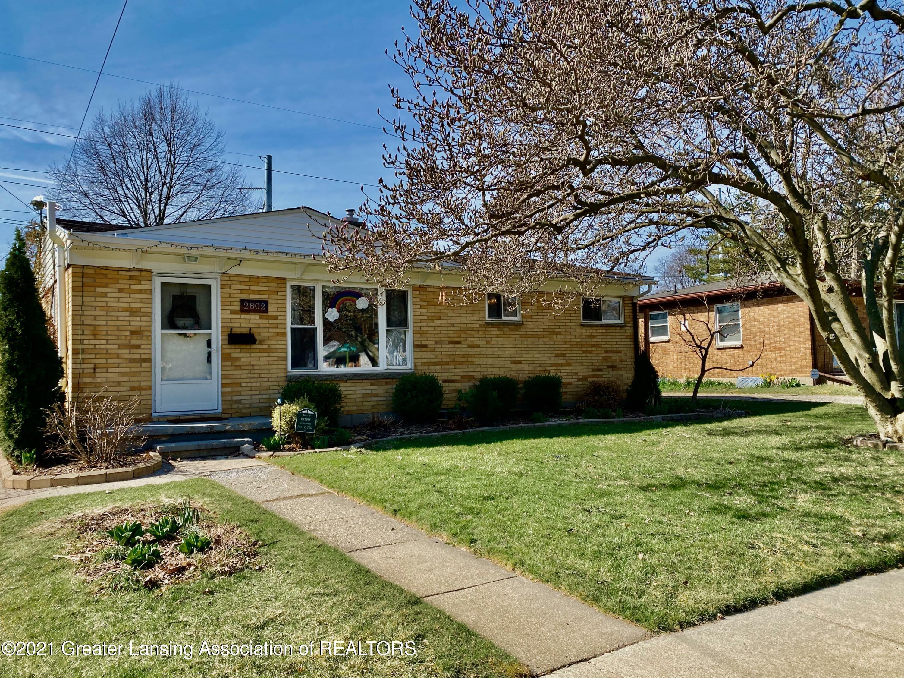 Property Photo:  2802 Lasalle Gardens  MI 48912 