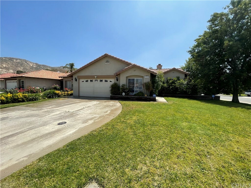 Property Photo:  25755 Via Tejon Avenue  CA 92551 