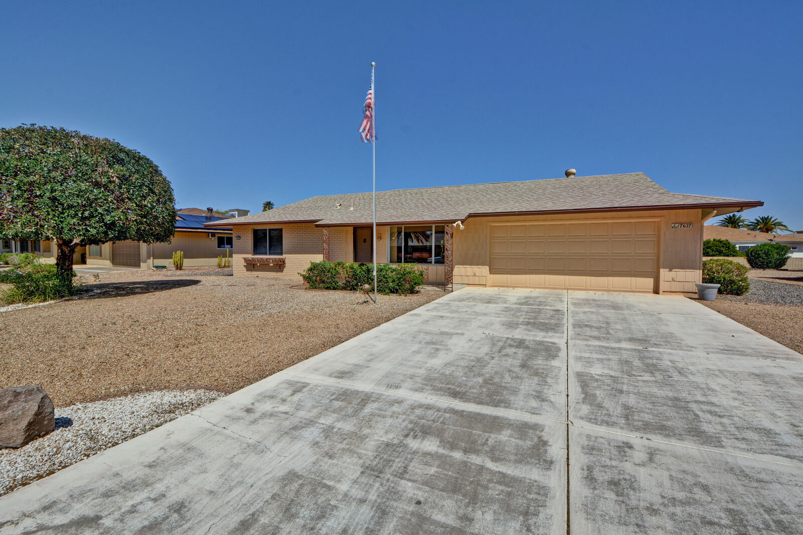 Property Photo: 17627 N Whispering Oaks Drive AZ 85375