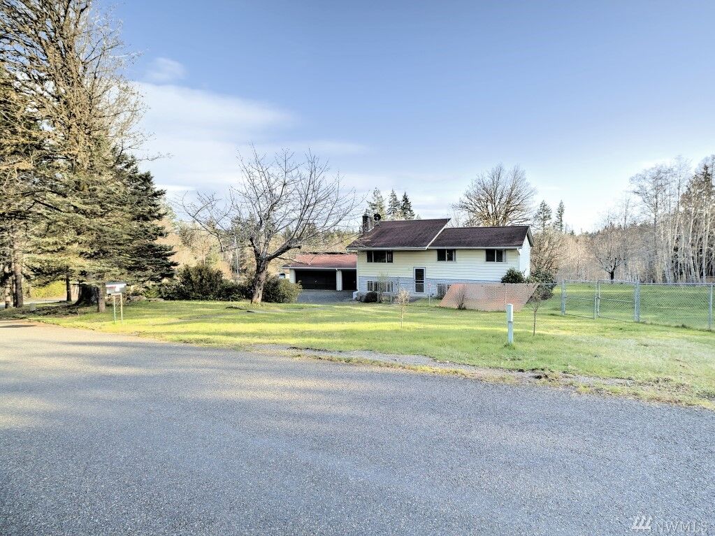 Property Photo:  771 E Daniels Rd  WA 98584 