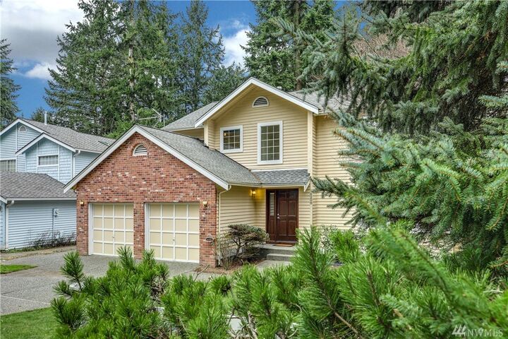 House for sale in Bellevue 16208 NE 28th St, Bellevue, WA 98008
