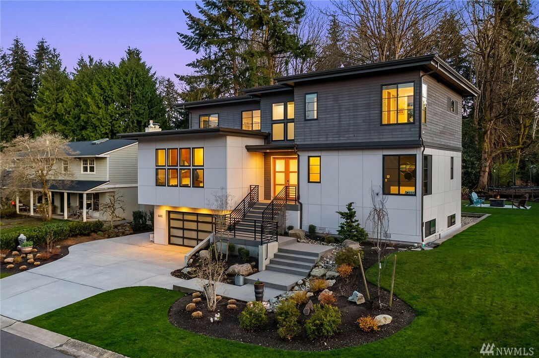 Property Photo: 8401 SE 34th Place WA 98040