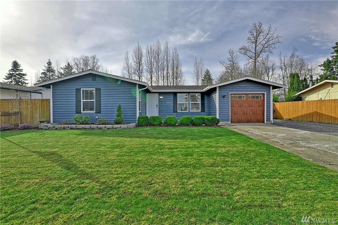 Property Photo:  2200 140th Place NE  WA 98271 