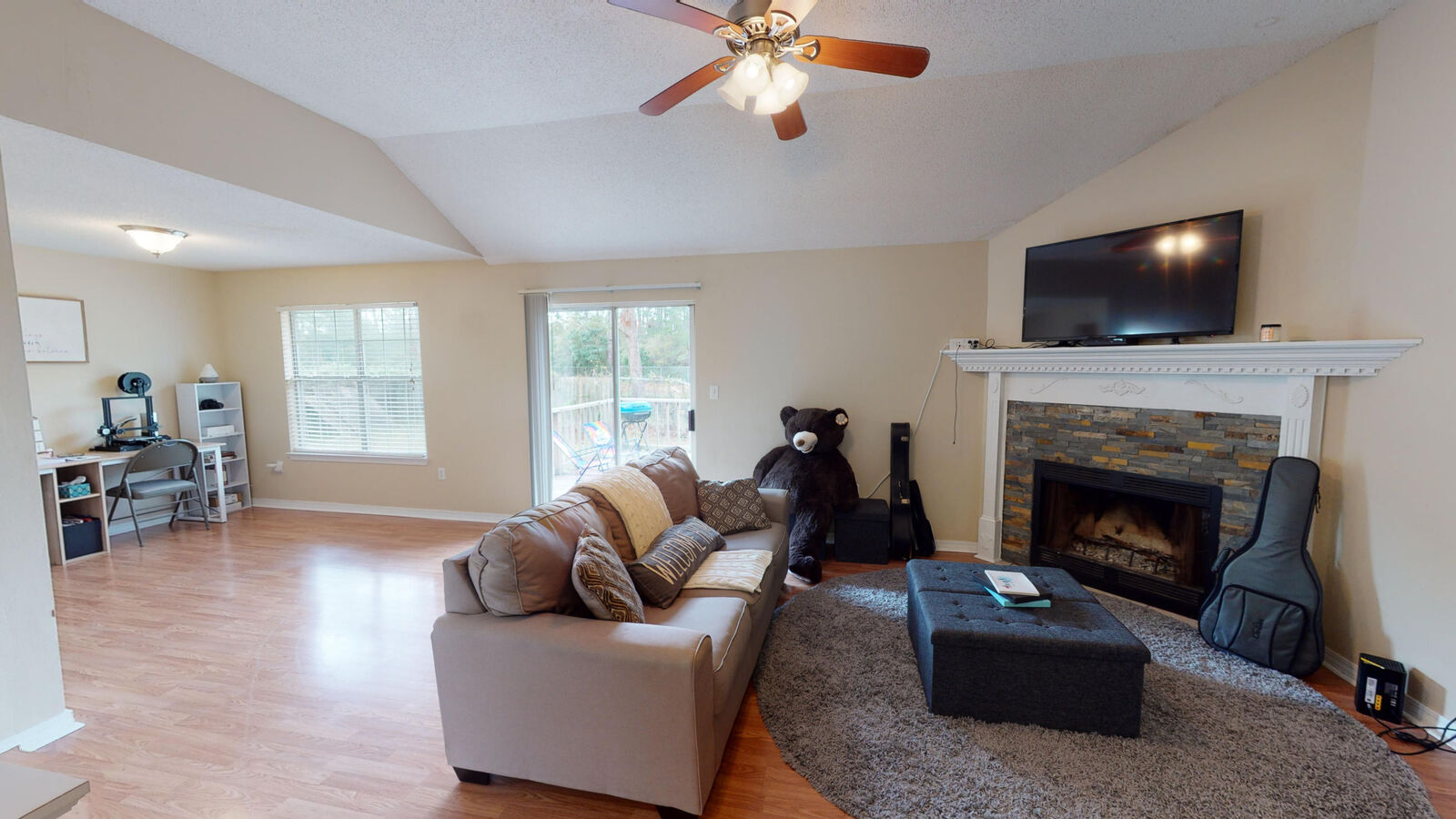 Property Photo: 2213 Bellmeade Circle FL 32566