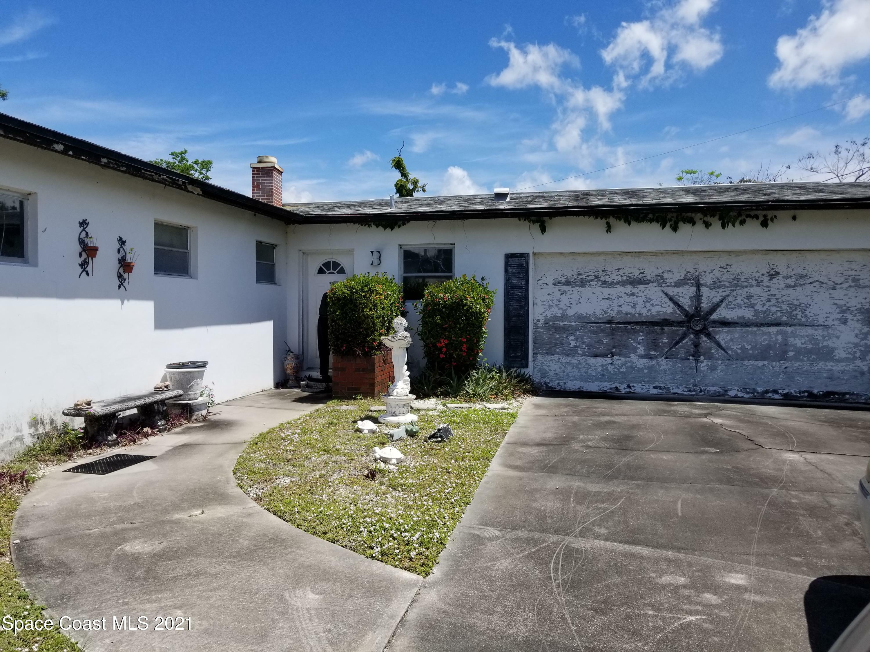 Property Photo:  307 Lynn Avenue  FL 32935 