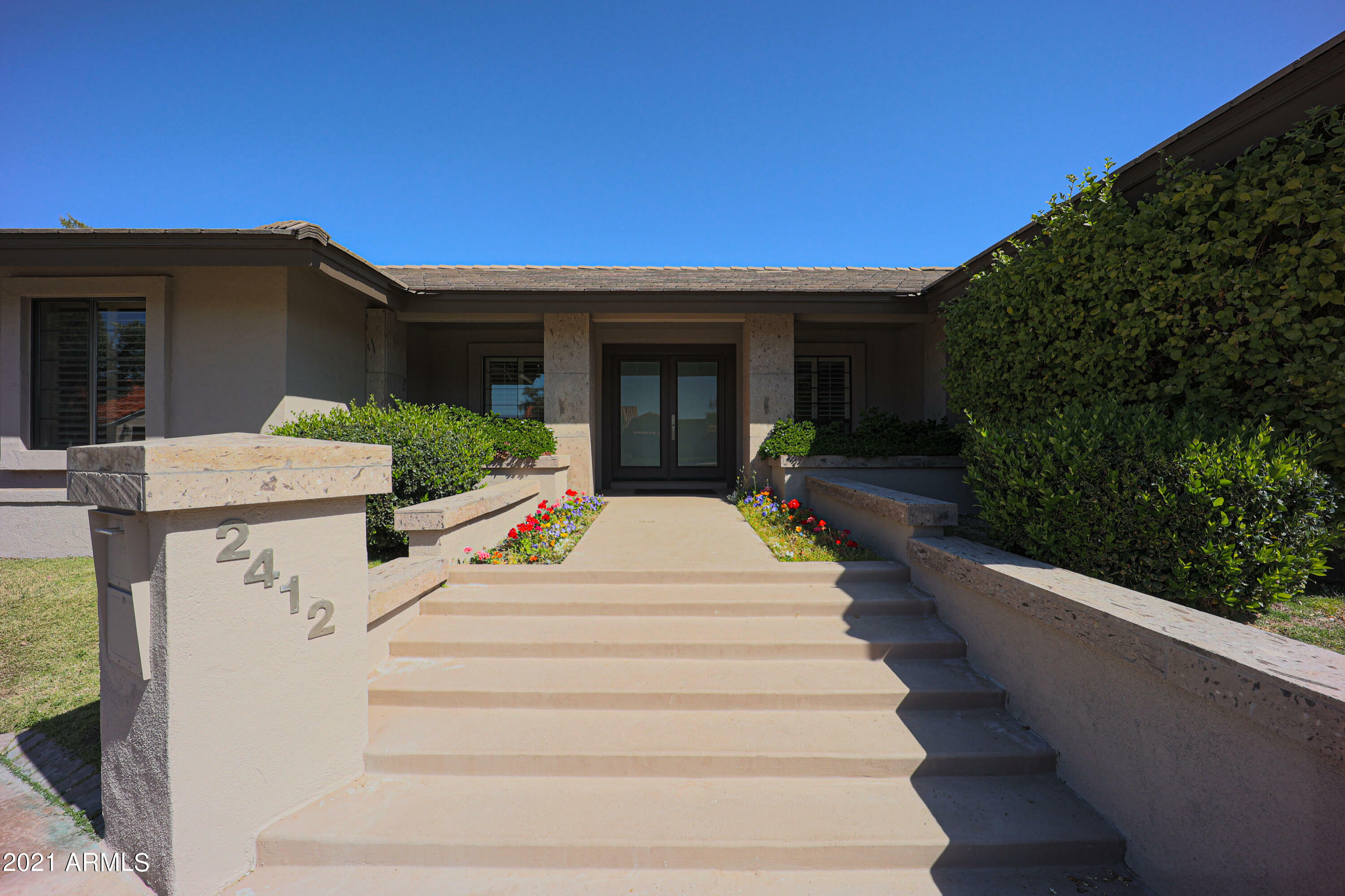 Property Photo:  2412 E Montebello Avenue  AZ 85016 