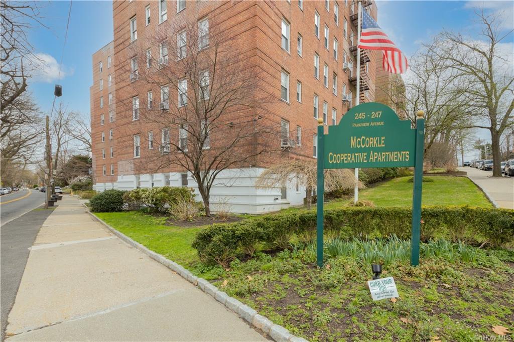 Property Photo: 247 Parkview Avenue 3M NY 10708