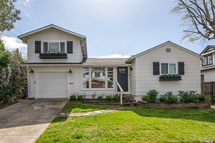 Property Photo:  77 Diane Lane  CA 94939 