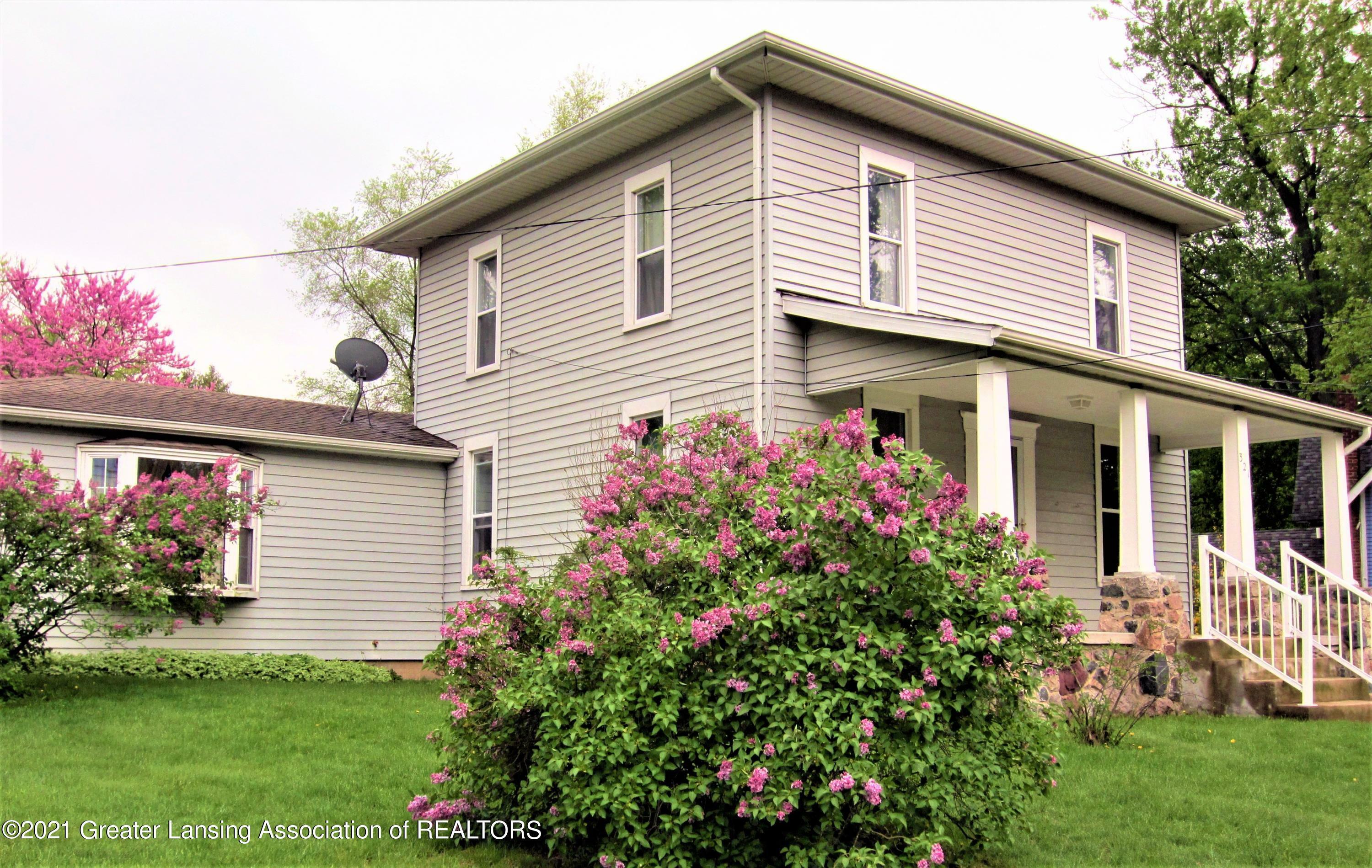 Property Photo:  321 Mechanic Street  MI 49285 