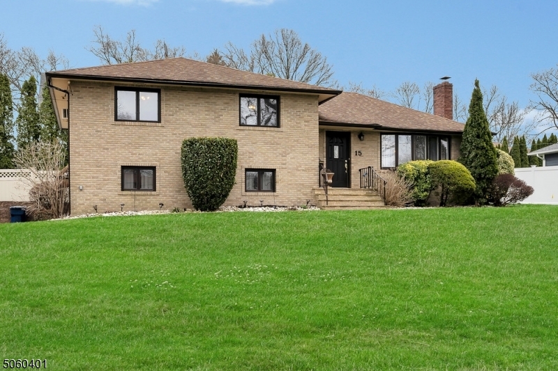 15 Hillcrest Dr  Clark Twp. NJ 07066 photo