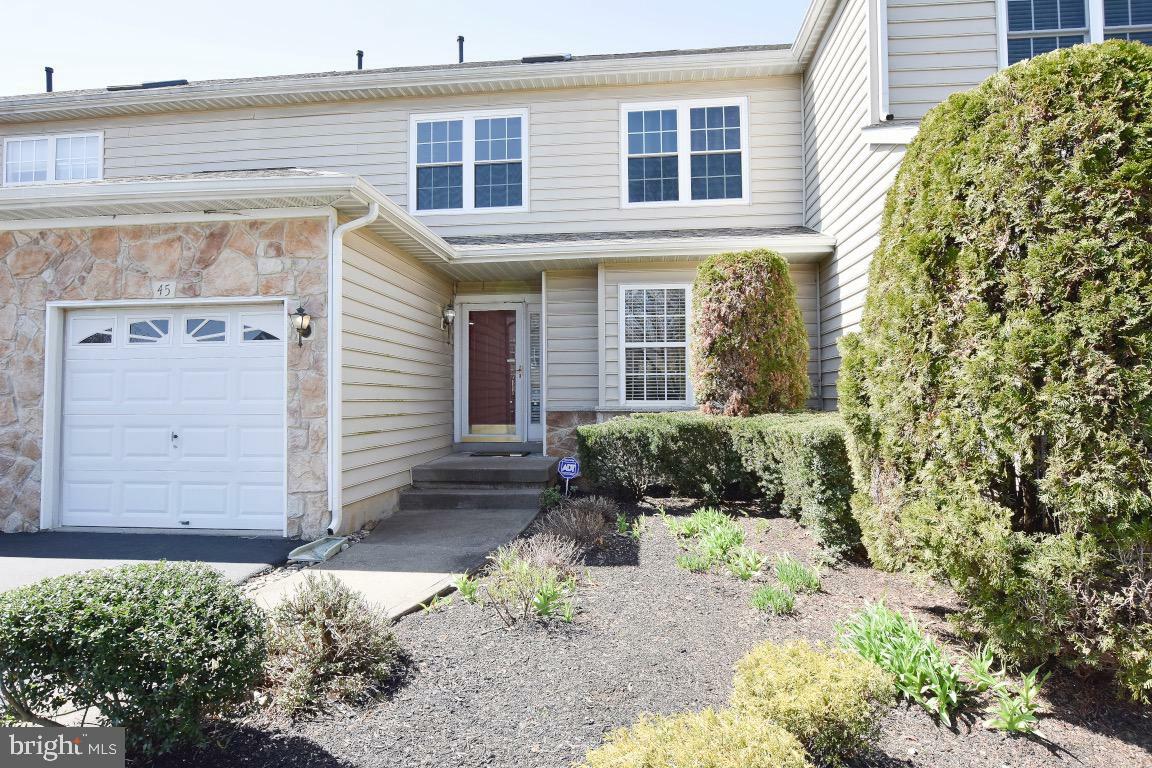 Property Photo:  45 Hogan Way  NJ 08057 