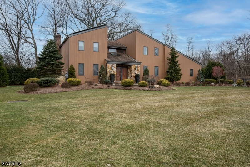 Property Photo:  16 Winchester Dr  NJ 07076 