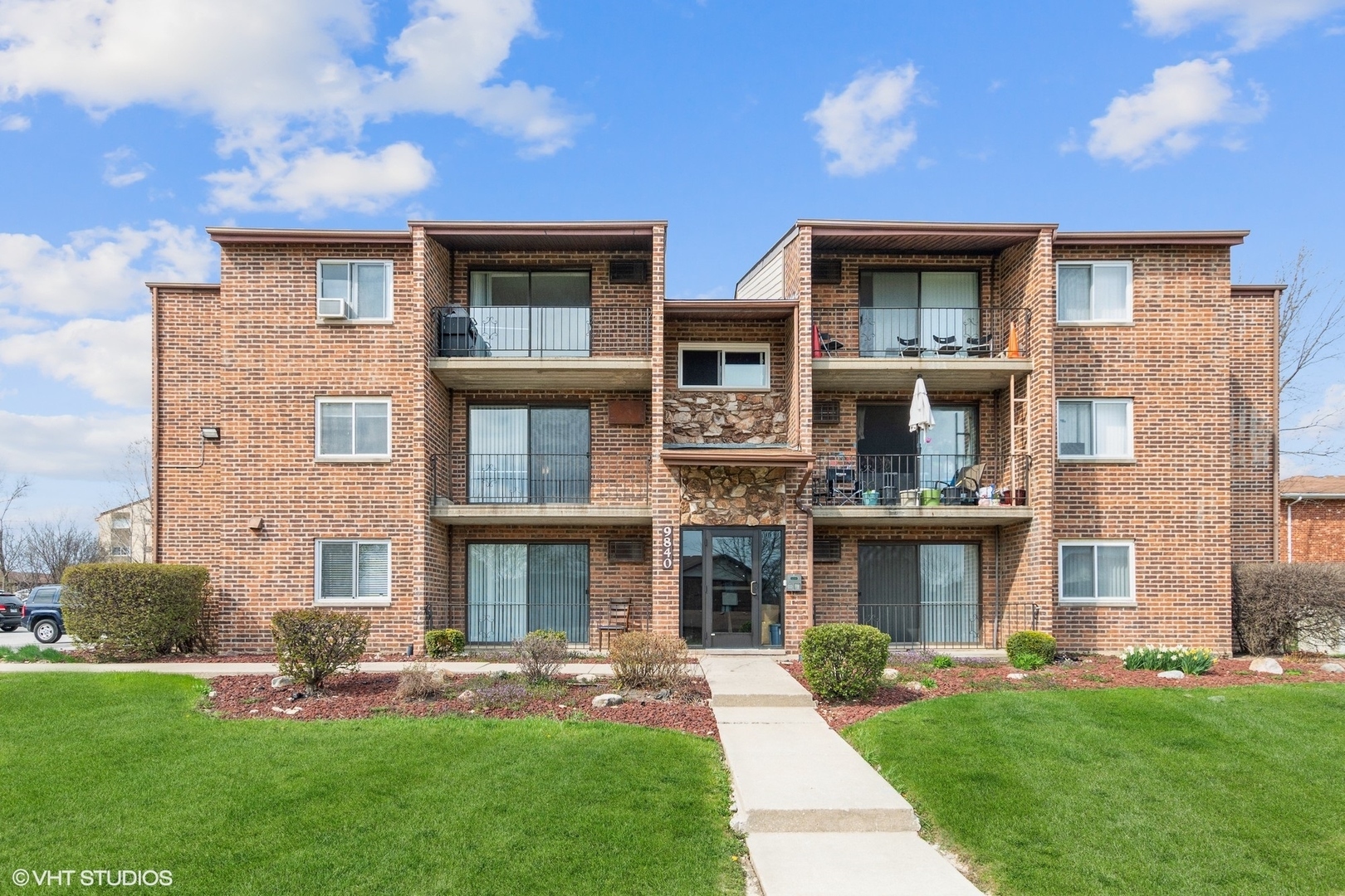 Property Photo: 9840 W 153rd Street 3sw IL 60462