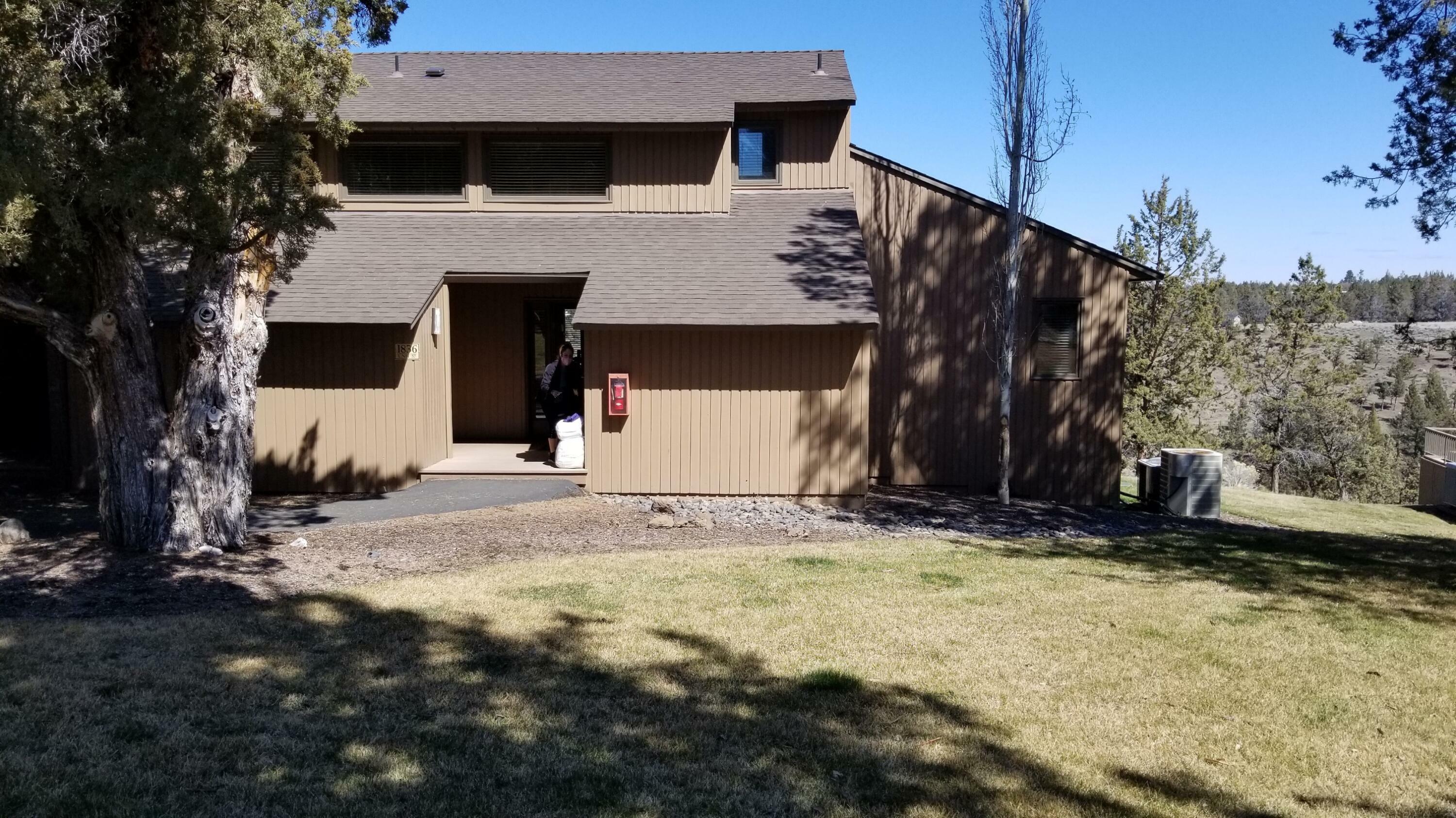 Property Photo:  1836 Redtail Hawk Drive  OR 97756 