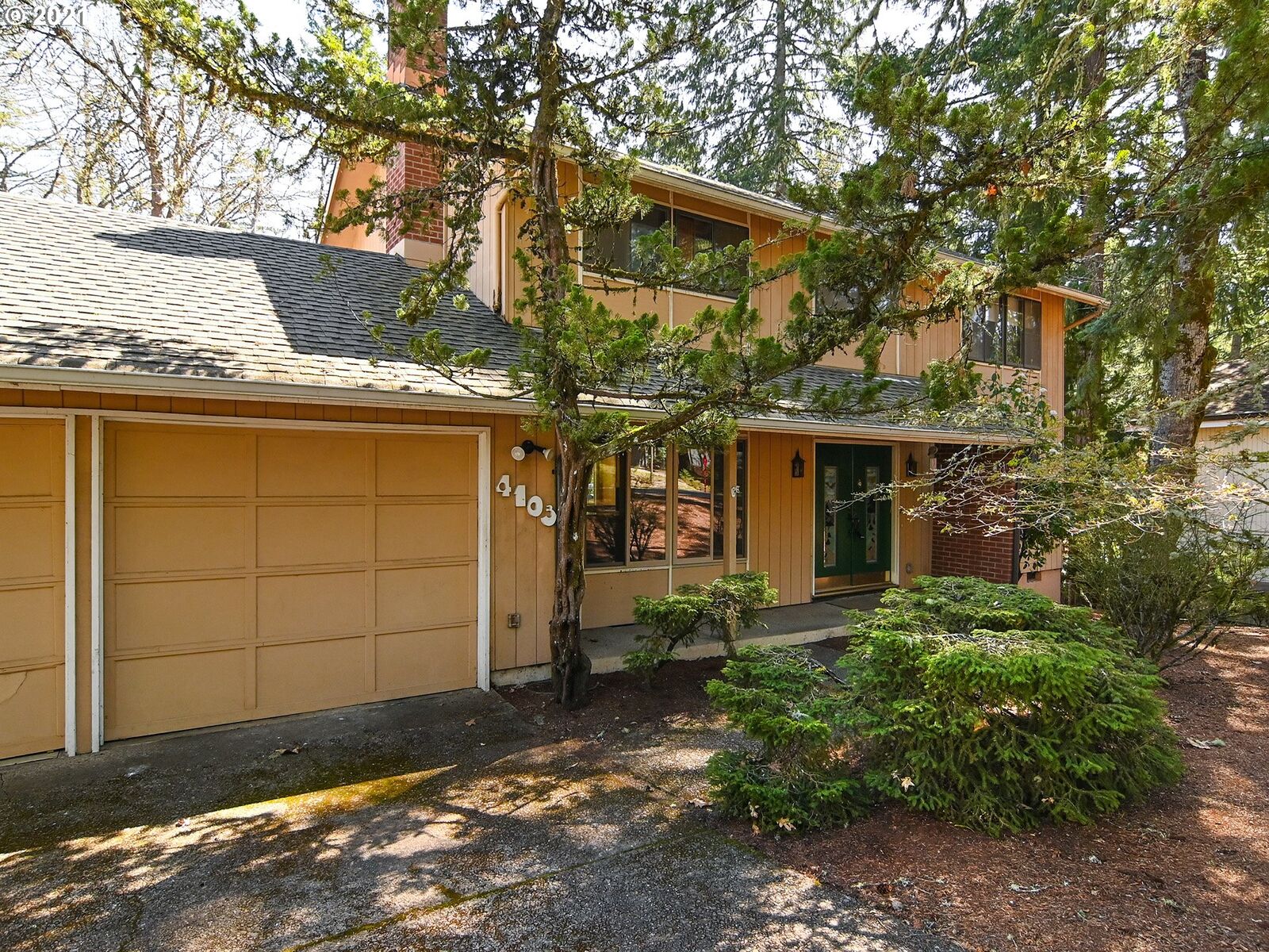 Property Photo: 4103 Brae Burn Dr OR 97405