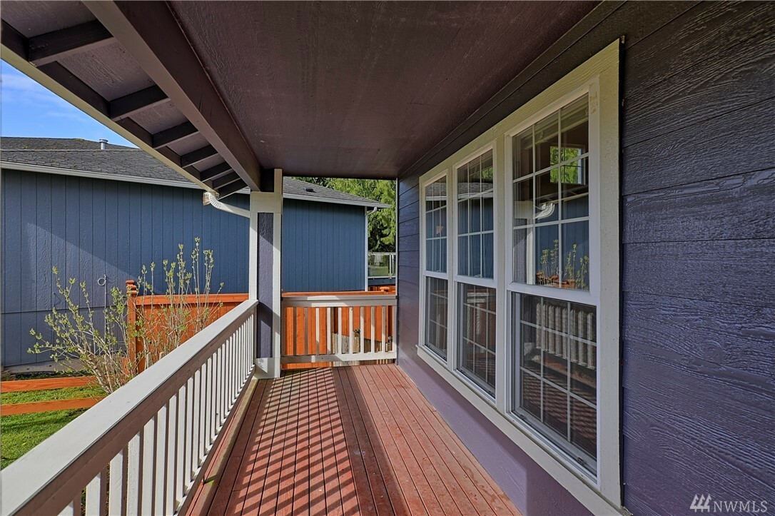 Property Photo:  8211 29th Place NE  WA 98270 