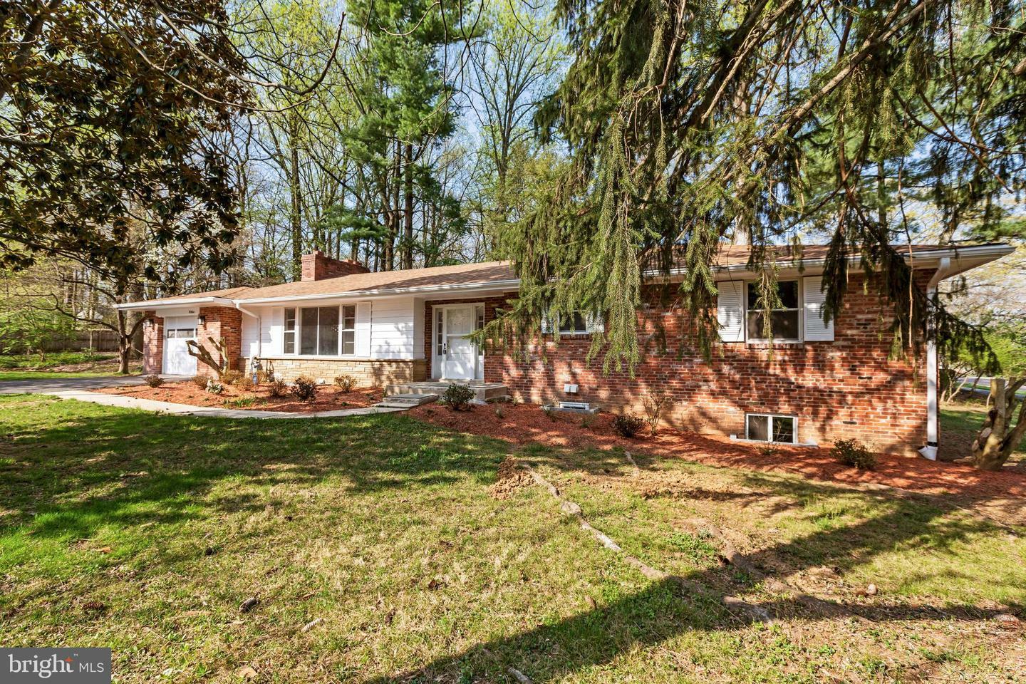 Property Photo:  11504 Luxmanor Road  MD 20852 