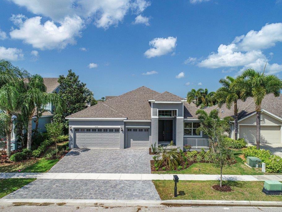 Property Photo:  5604 Seagrass Place  FL 33572 