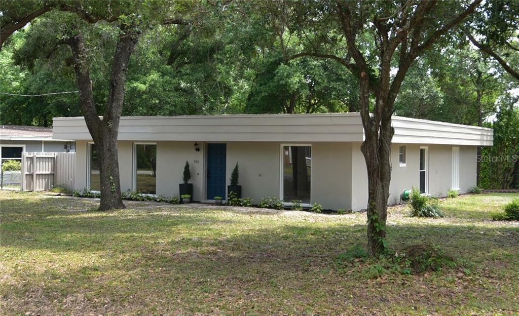 Property Photo:  300 Ridgewood Street  FL 32701 