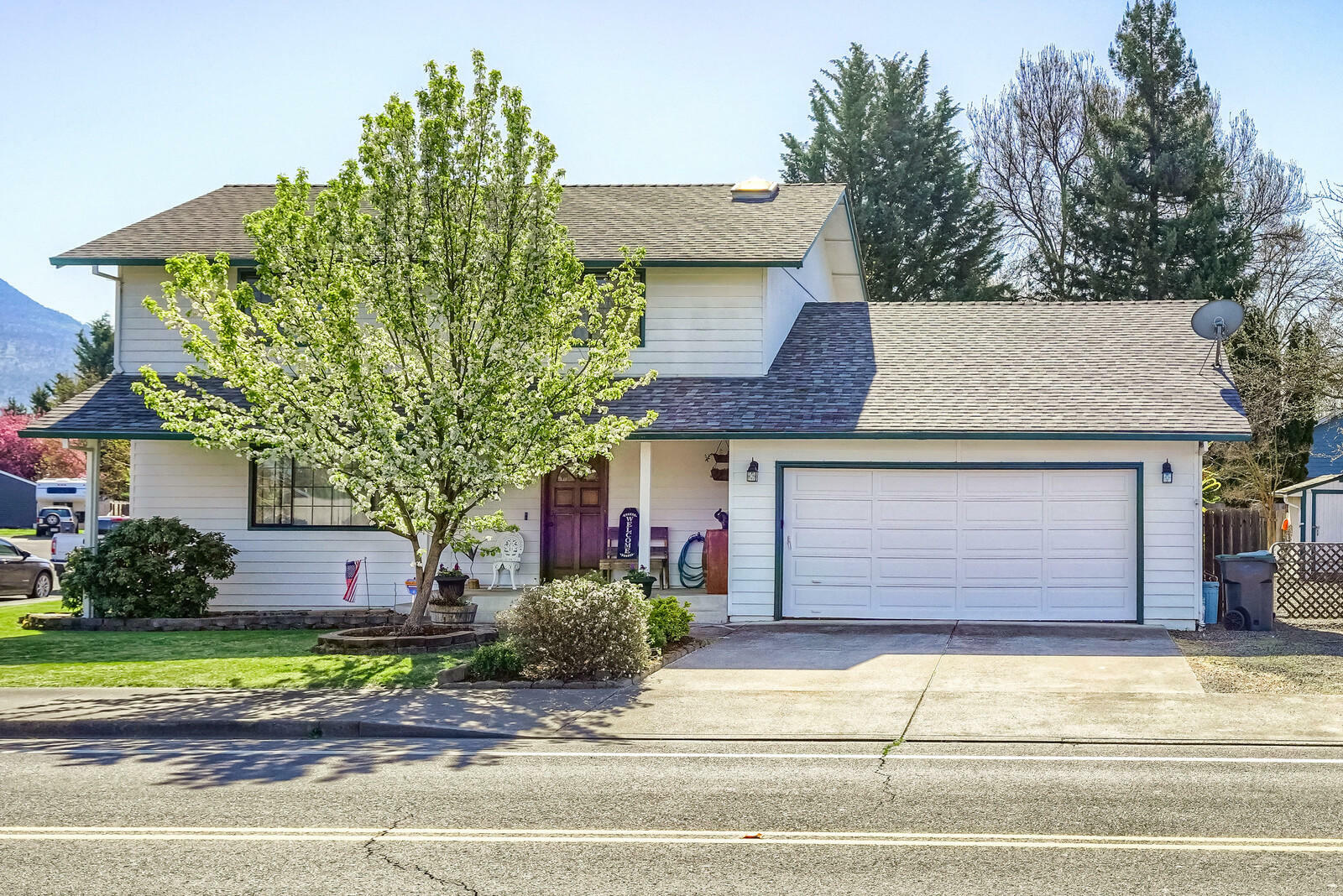 3196 Springbrook Road  Medford OR 97504 photo