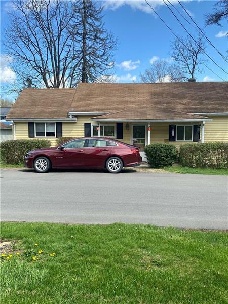 Property Photo: 109 Park Rd PA 15060