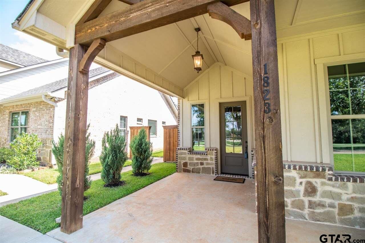 Property Photo:  1823 Oak Ridge St.  TX 75771 