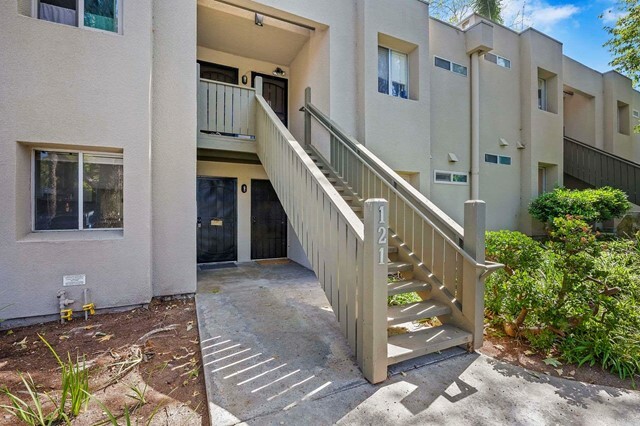 Property Photo:  121 W Glaucus Street B  CA 92024 