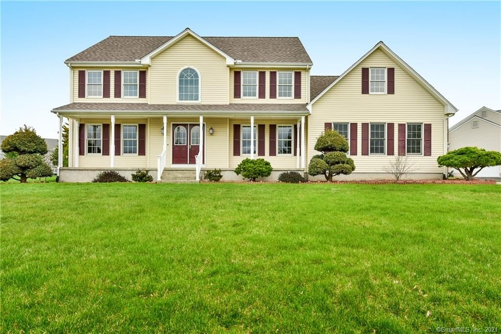 Property Photo:  46 Castlewood Drive  CT 06074 