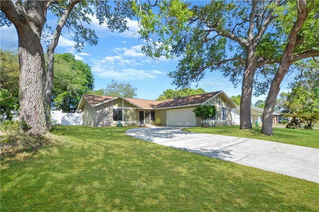 Property Photo: 458 Leland Dr FL 32725