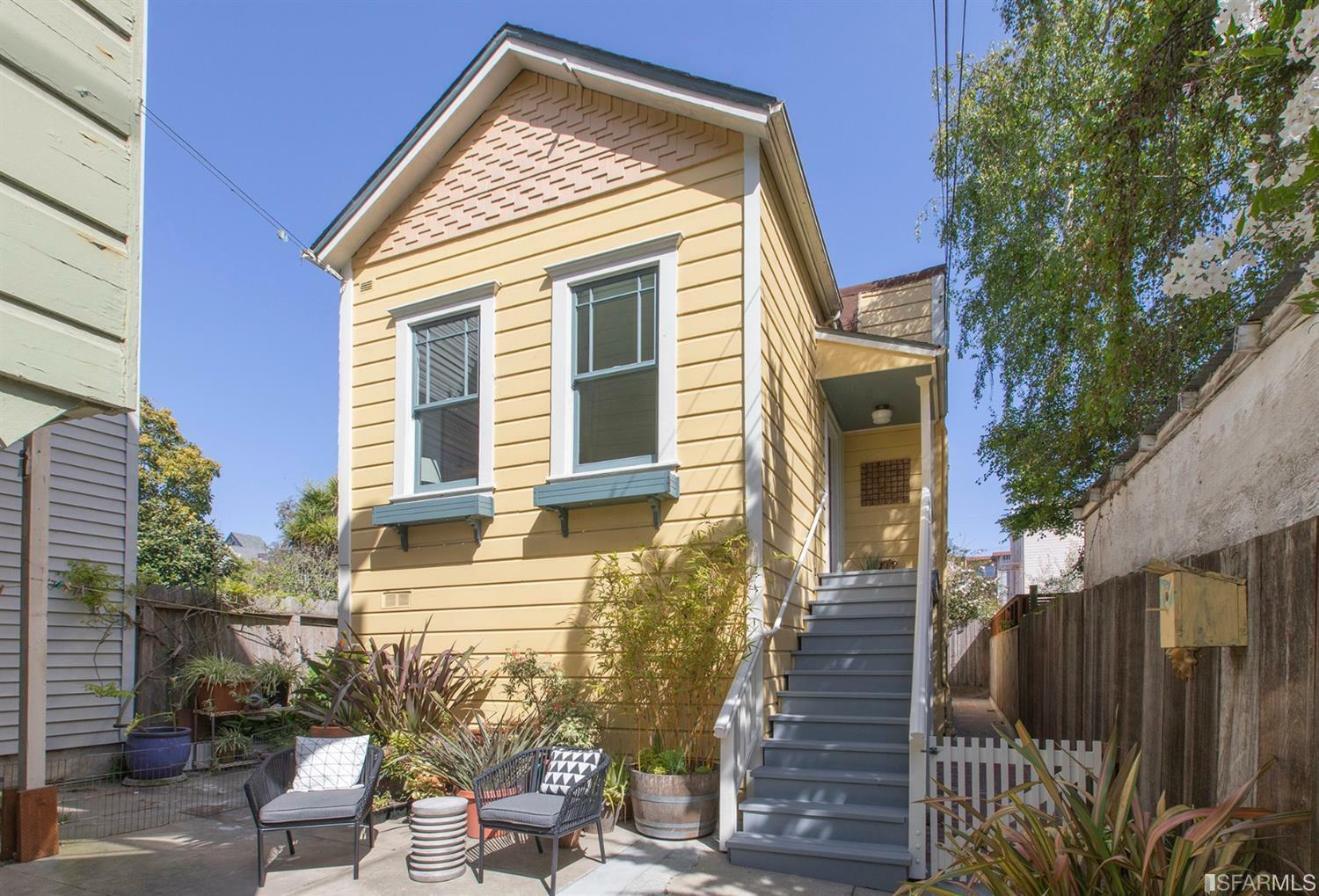 Property Photo:  210 Valley Street A  CA 94131 