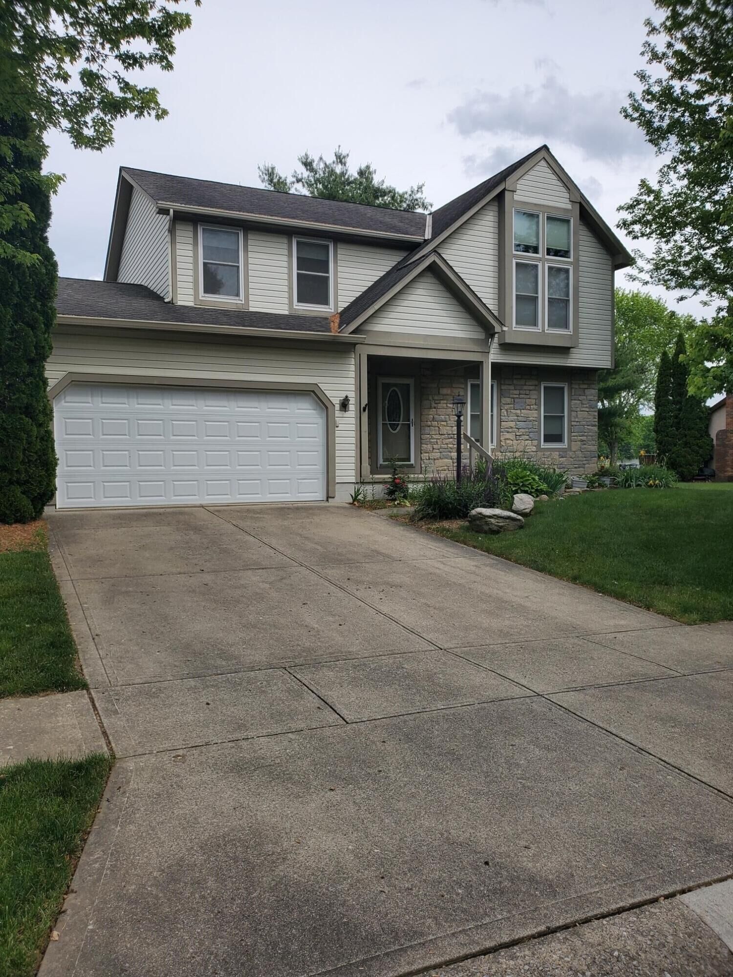 Property Photo:  1062 Milford Drive  OH 43147 