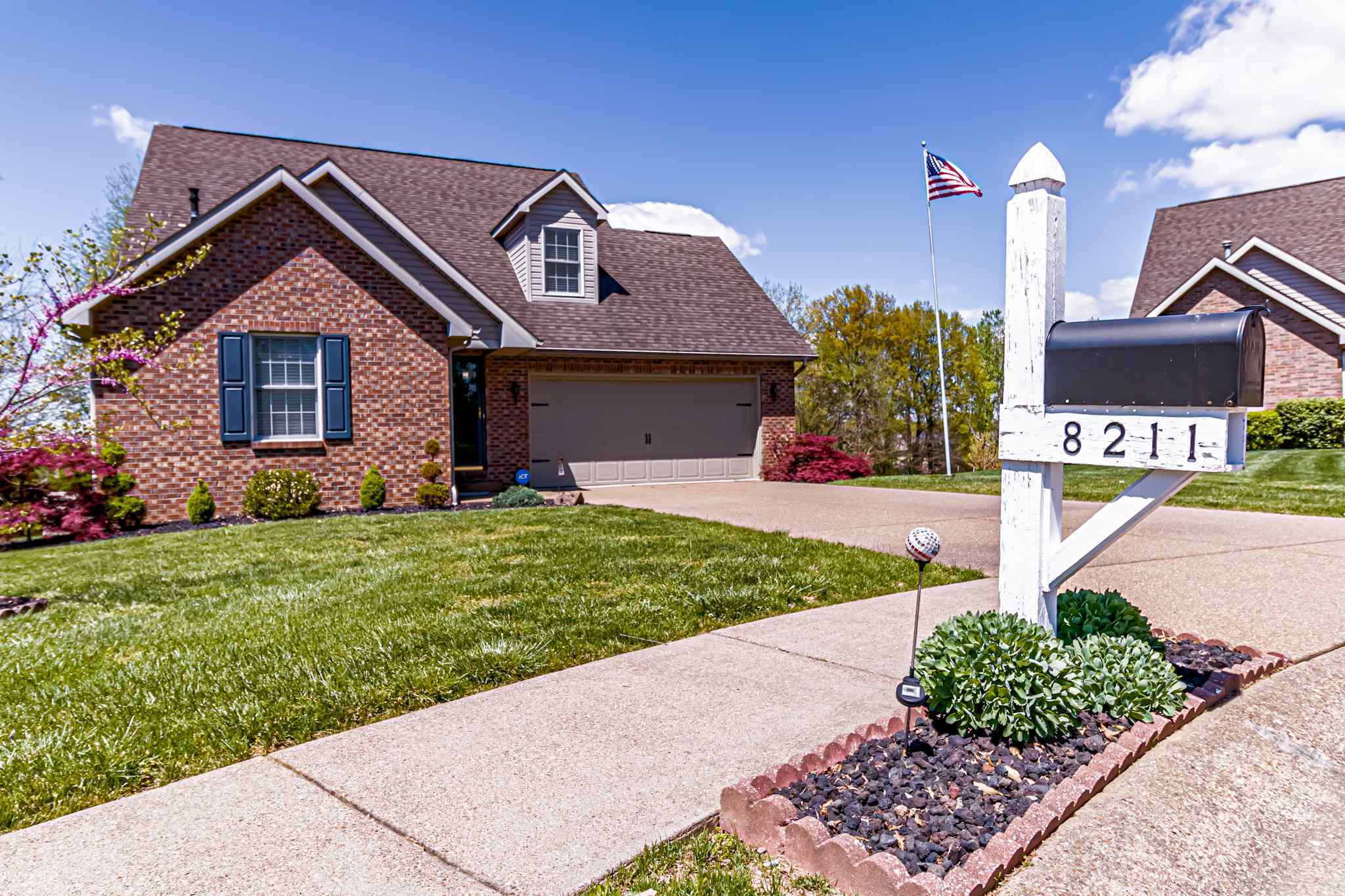 Property Photo: 8211 Covington Court IN 47630
