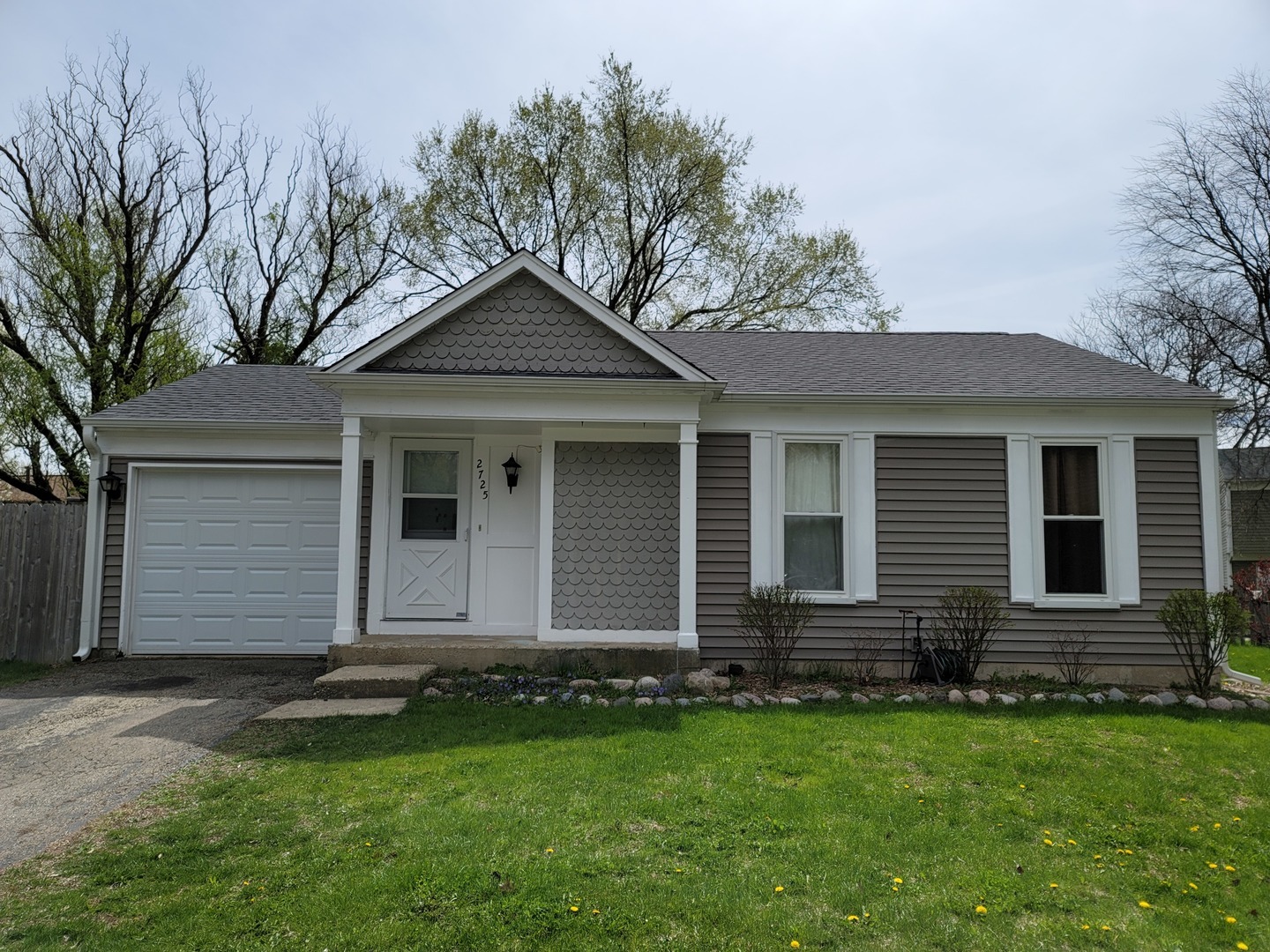 Property Photo:  2725 Crosscreek Court  IL 60502 