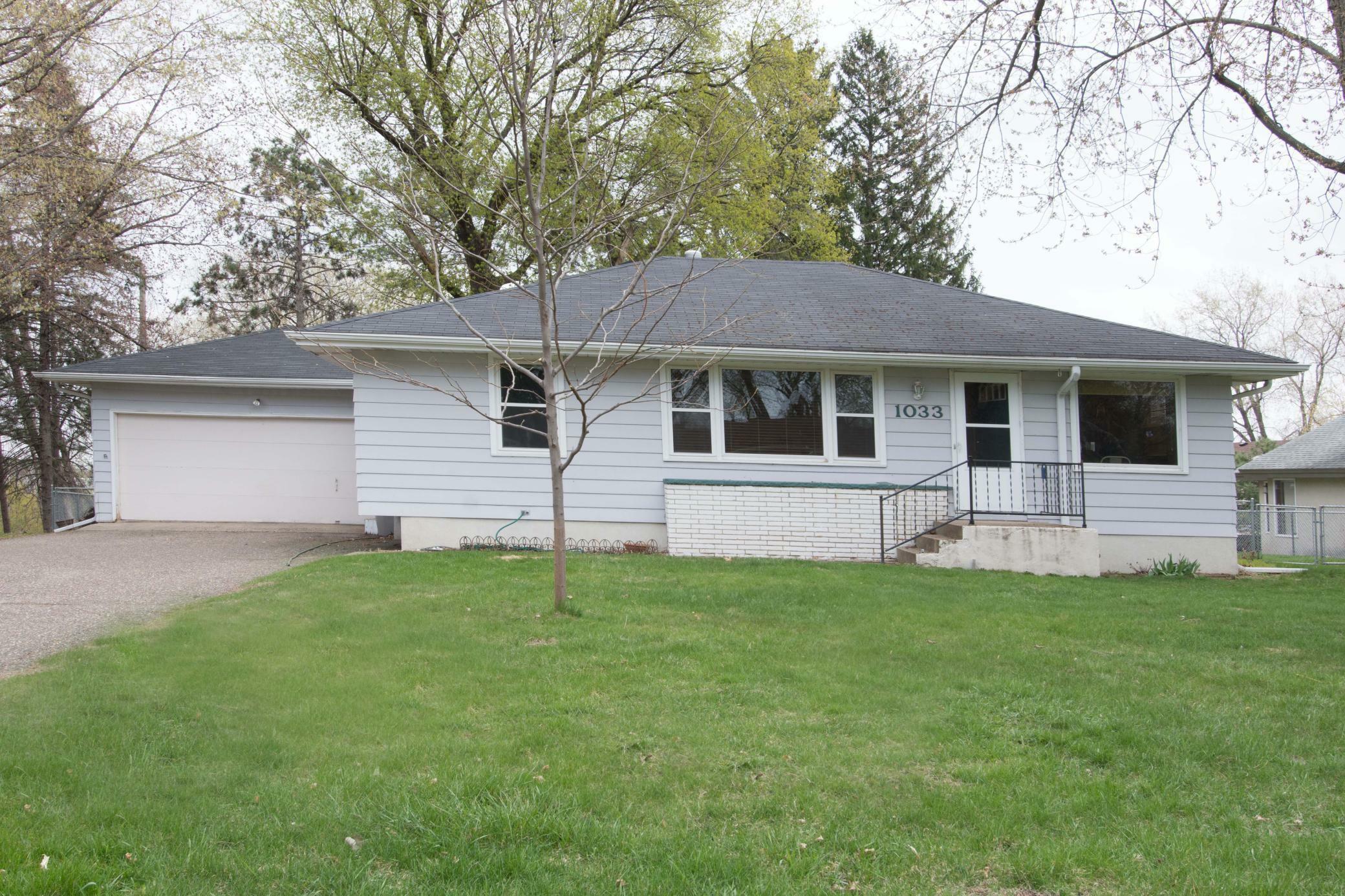 Property Photo:  1033 Sumter Avenue S  MN 55426 