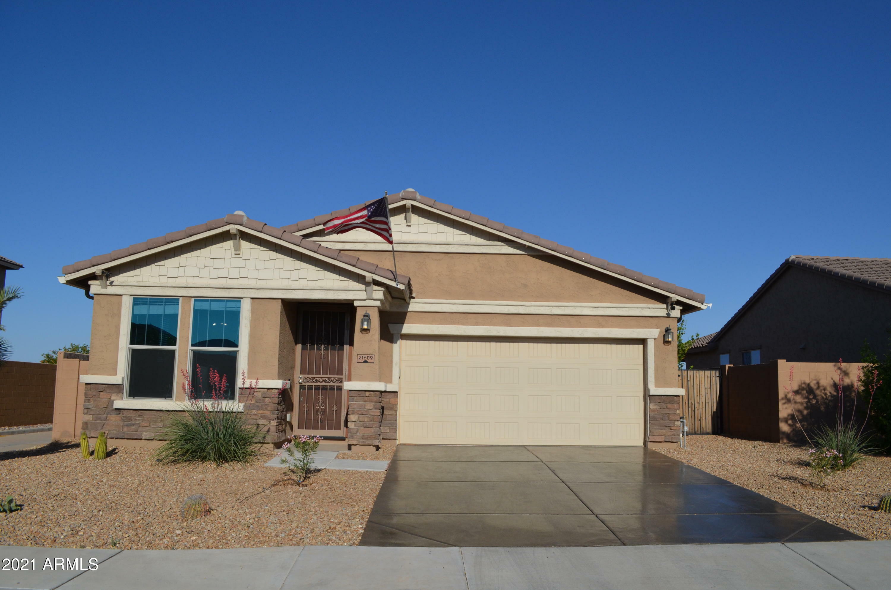 Property Photo:  21609 N Diamond Drive  AZ 85138 