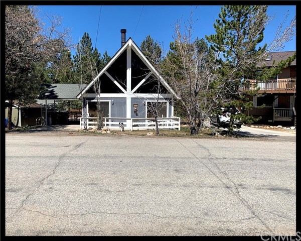 Property Photo: 1292 Luna Road CA 92315