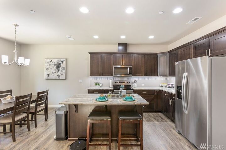 Property Photo: 8344 175th St E WA 98375