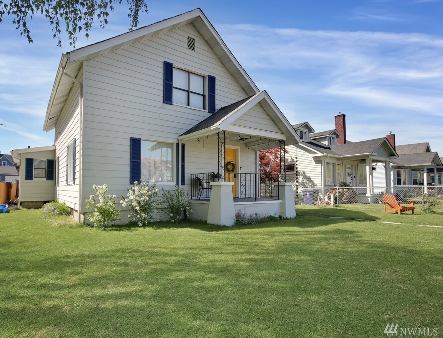 Property Photo:  3828 Fawcett Ave  WA 98418 