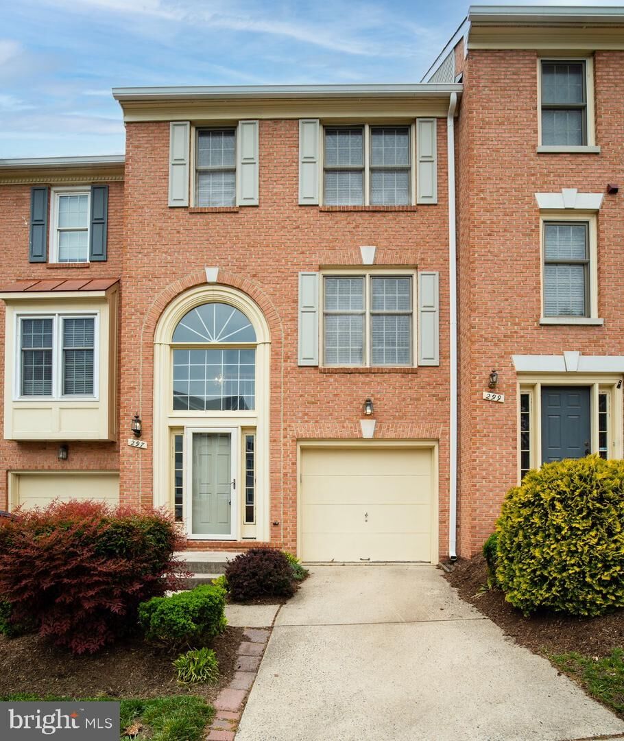 Property Photo:  297 S Pickett Street  VA 22304 