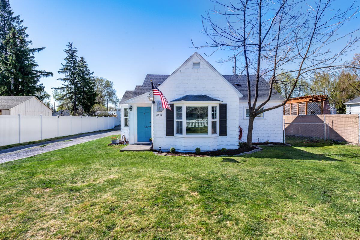 Property Photo:  8410 E Liberty Ave  WA 99212 