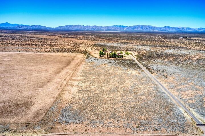 Property Photo: 6400 N Brooks Road AZ 85607