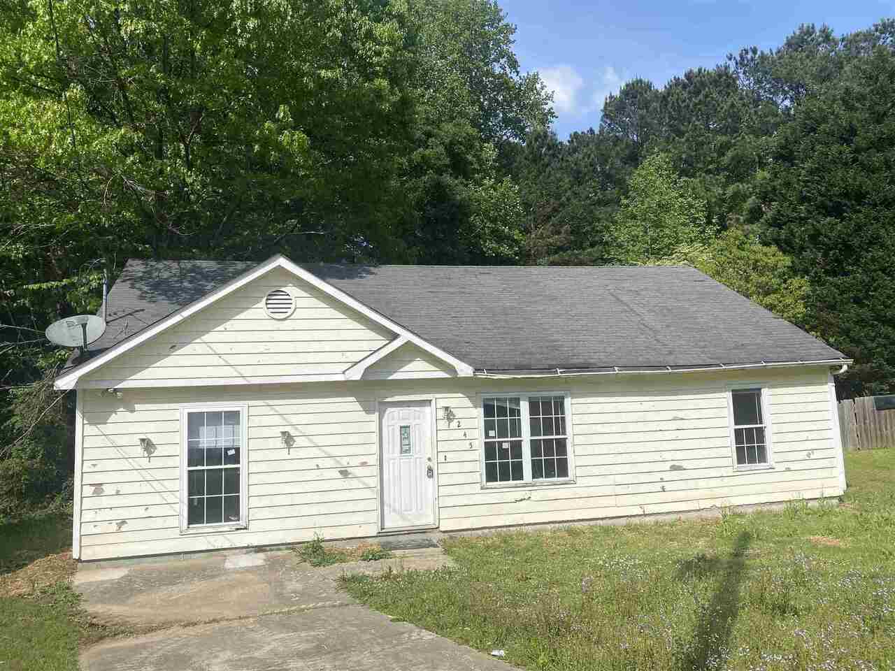 Property Photo:  245 Antebellum Circle  GA 30274 