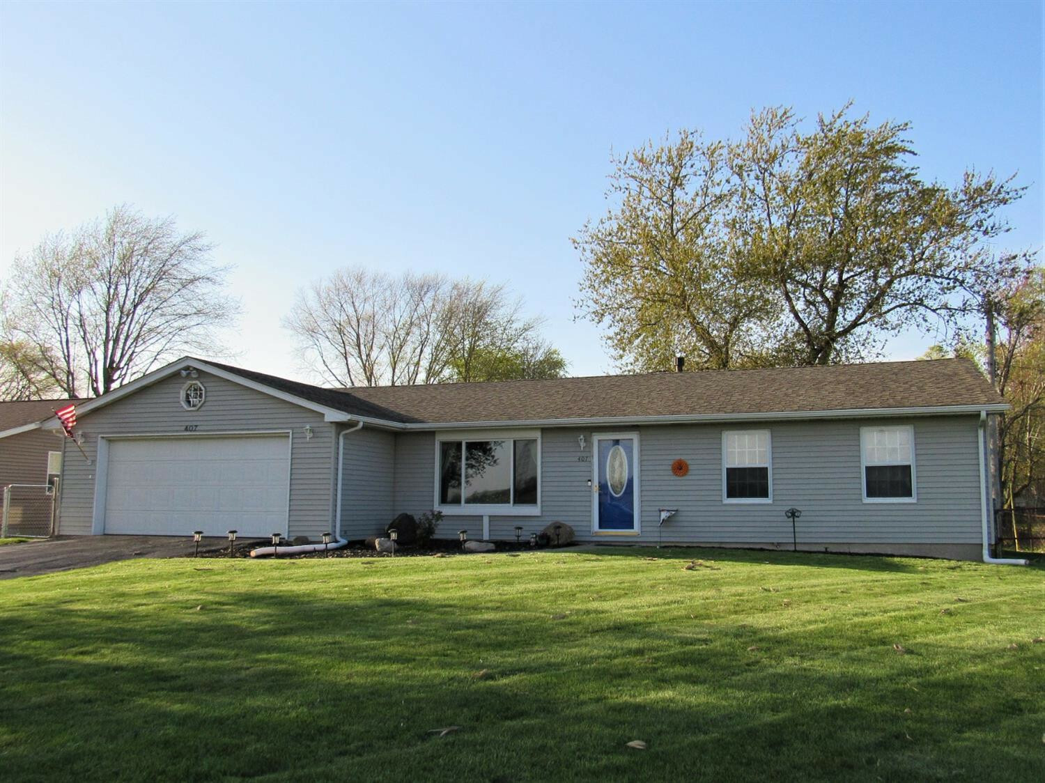 Property Photo: 407 W 600 IN 46385
