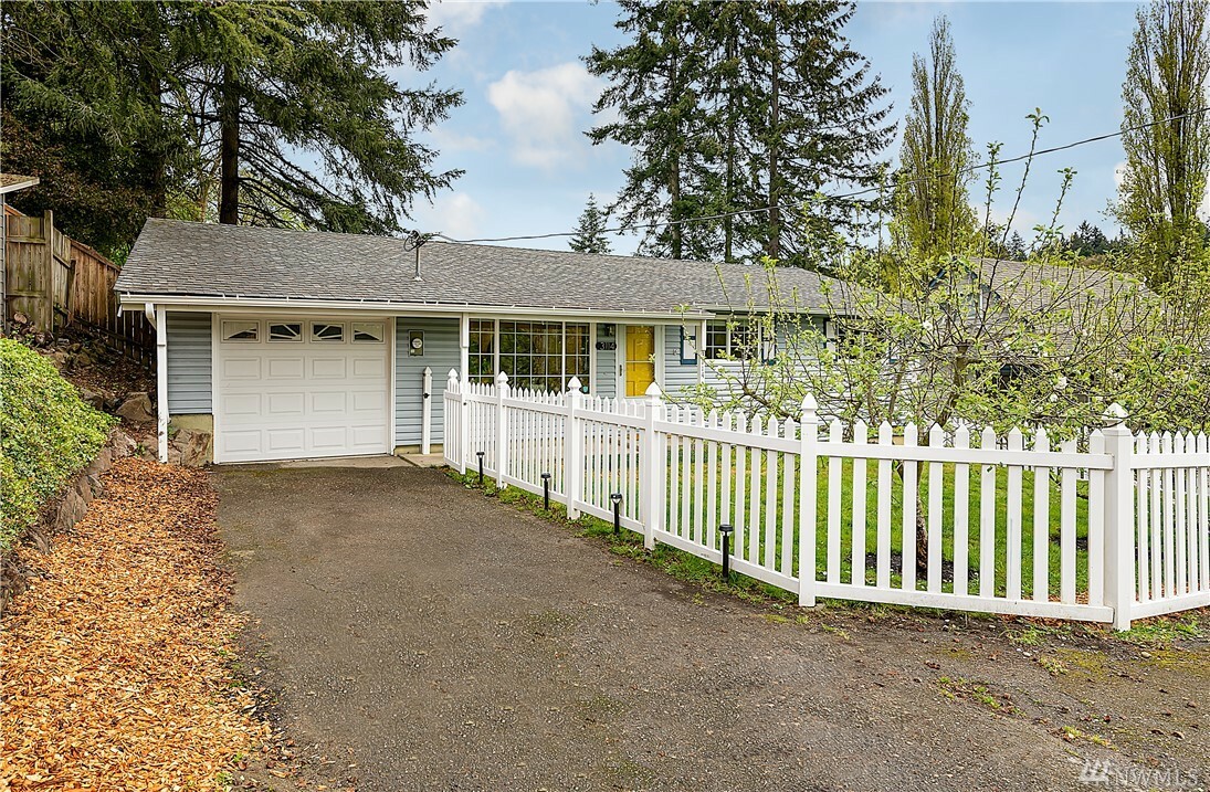 Property Photo:  3114 NE 195th St  WA 98155 