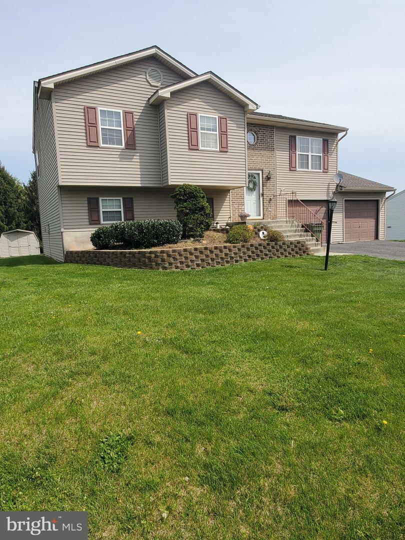 Property Photo:  1856 Brandywine Lane  PA 17404 