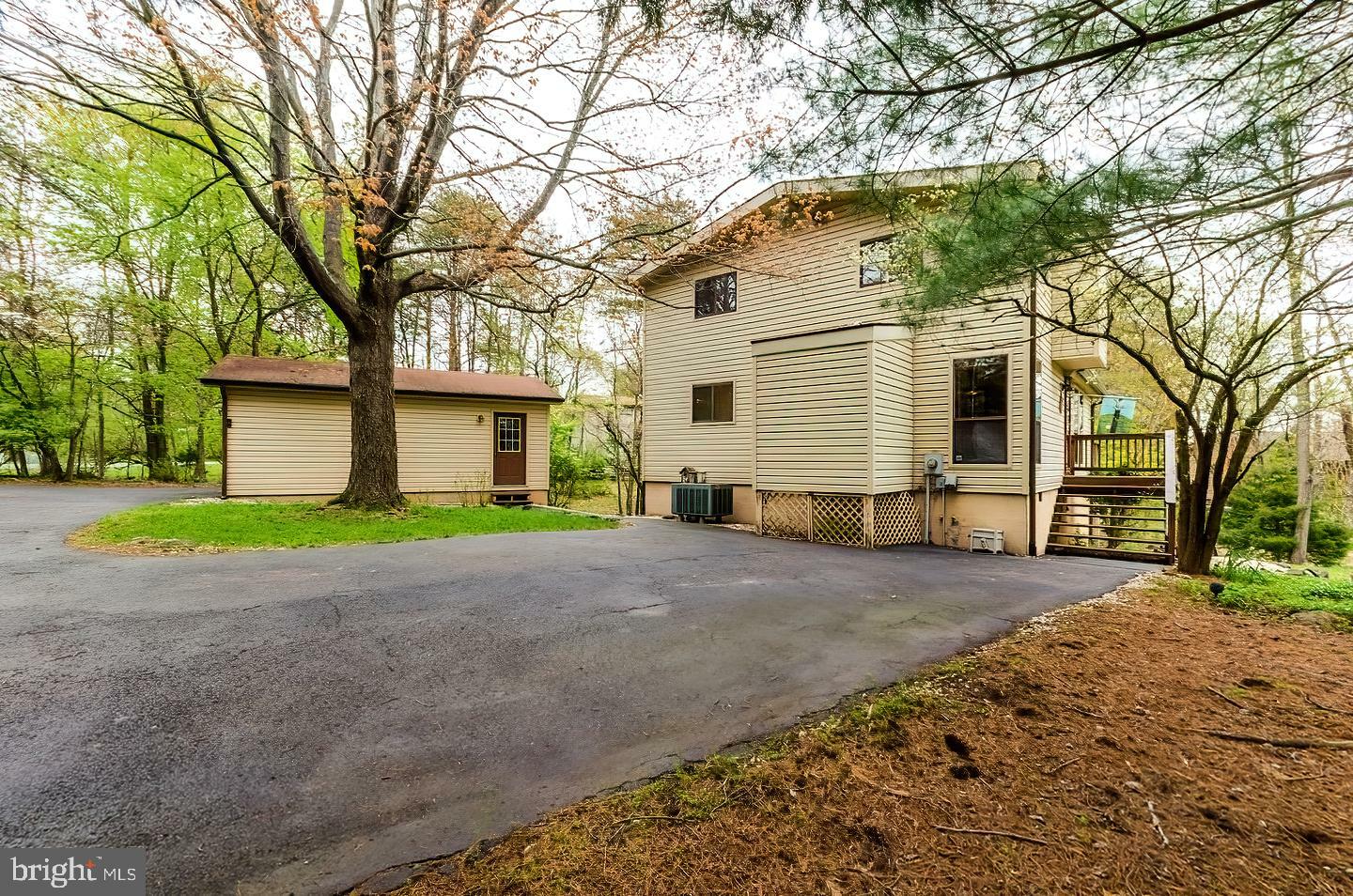 Property Photo: 685 Tecumseh Trail WV 25427