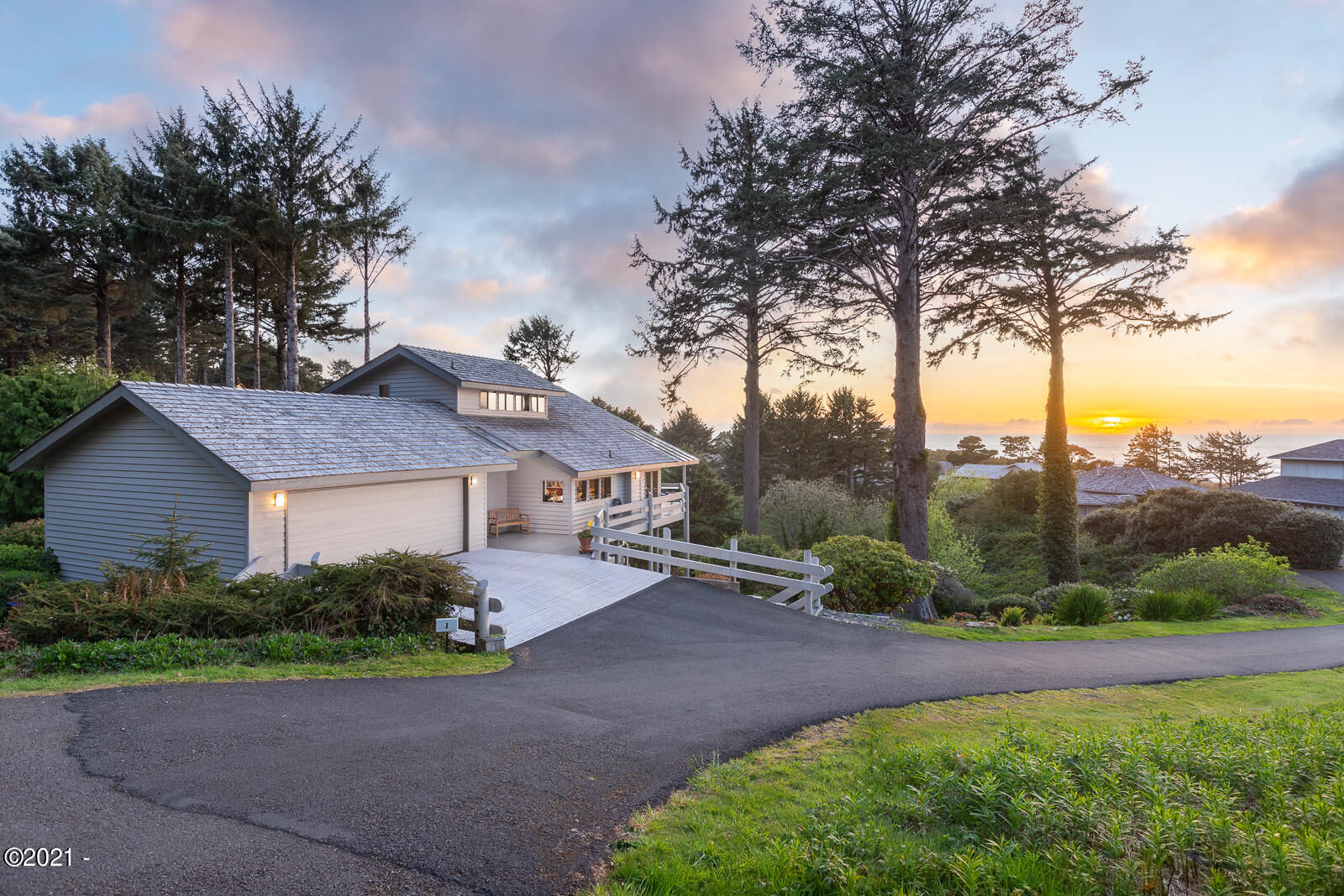 Property Photo:  1 Huckleberry Lane  OR 97388