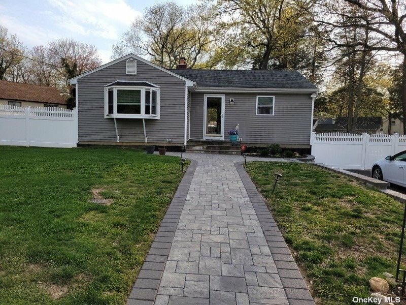 Property Photo:  24 Brightwaters Drive  NY 11789 