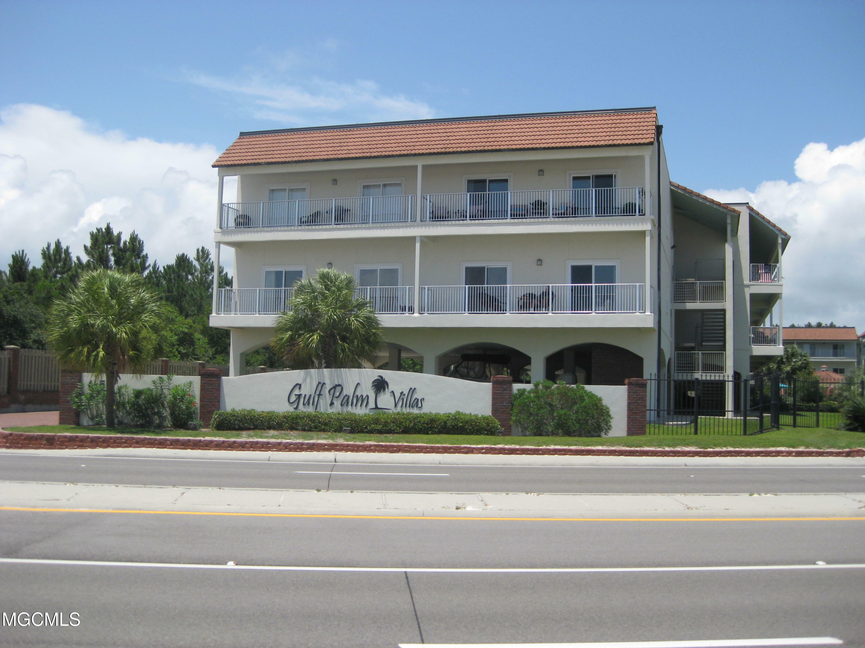 Property Photo:  1453 E Beach Boulevard  MS 39571 